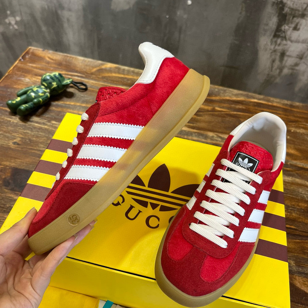 GUC Sneakers