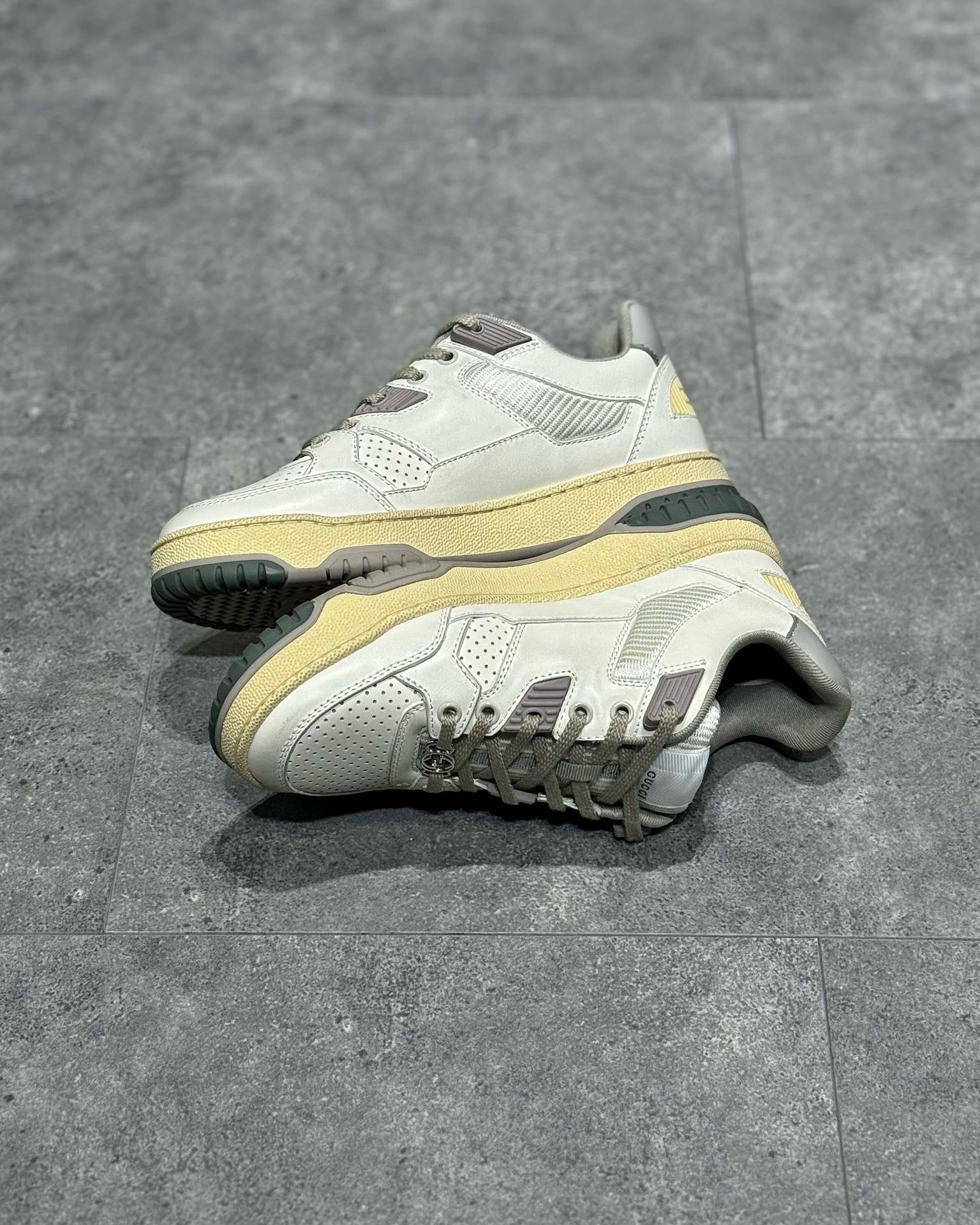 GUC Sneakers