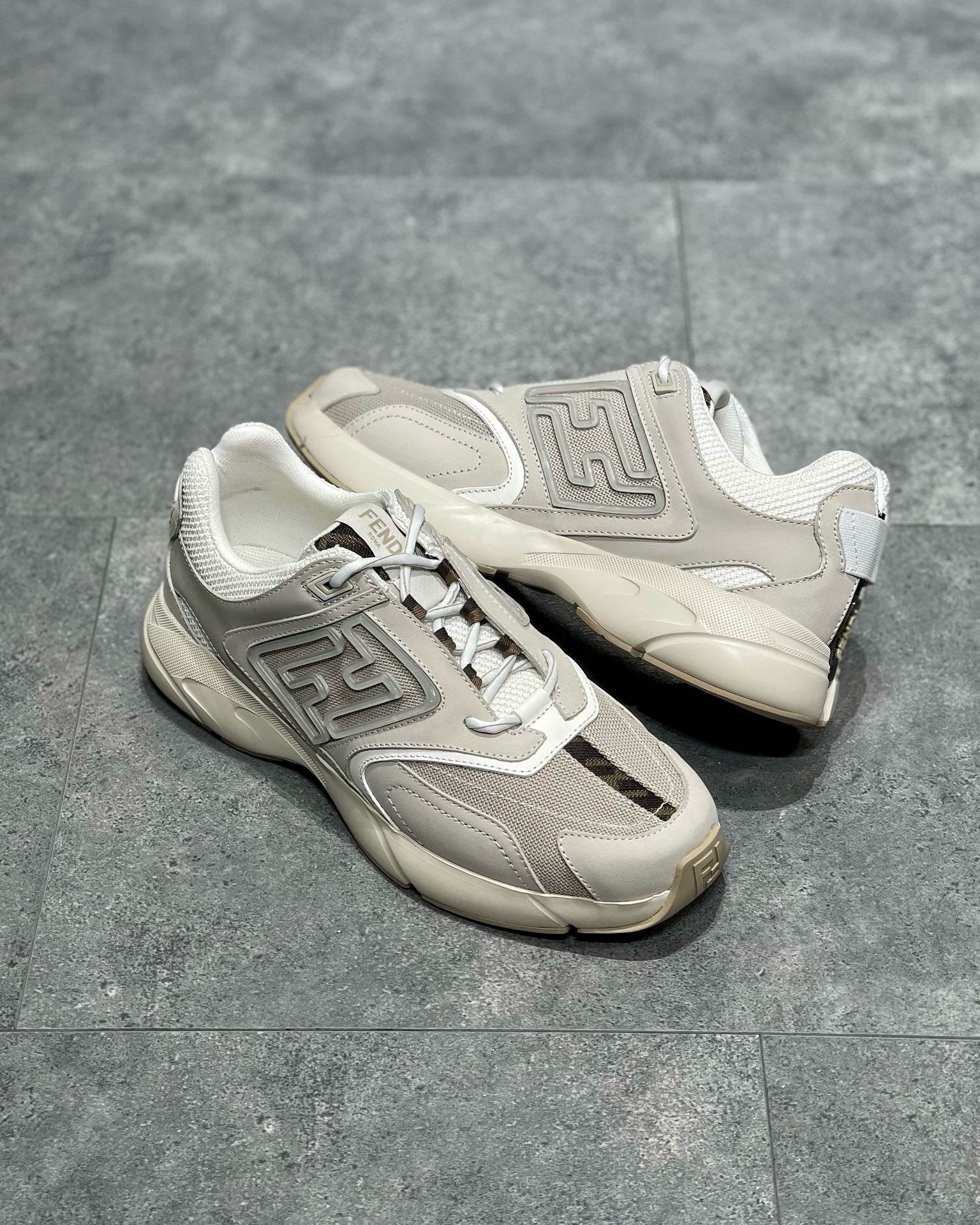 FEN Sneakers