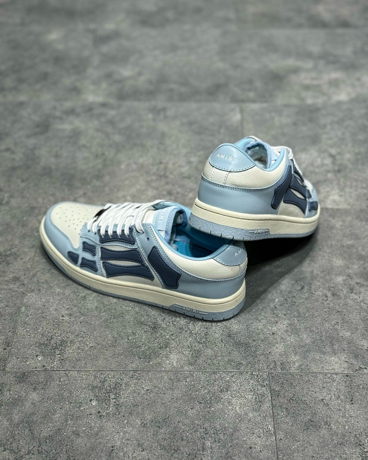 AMR Sneakers