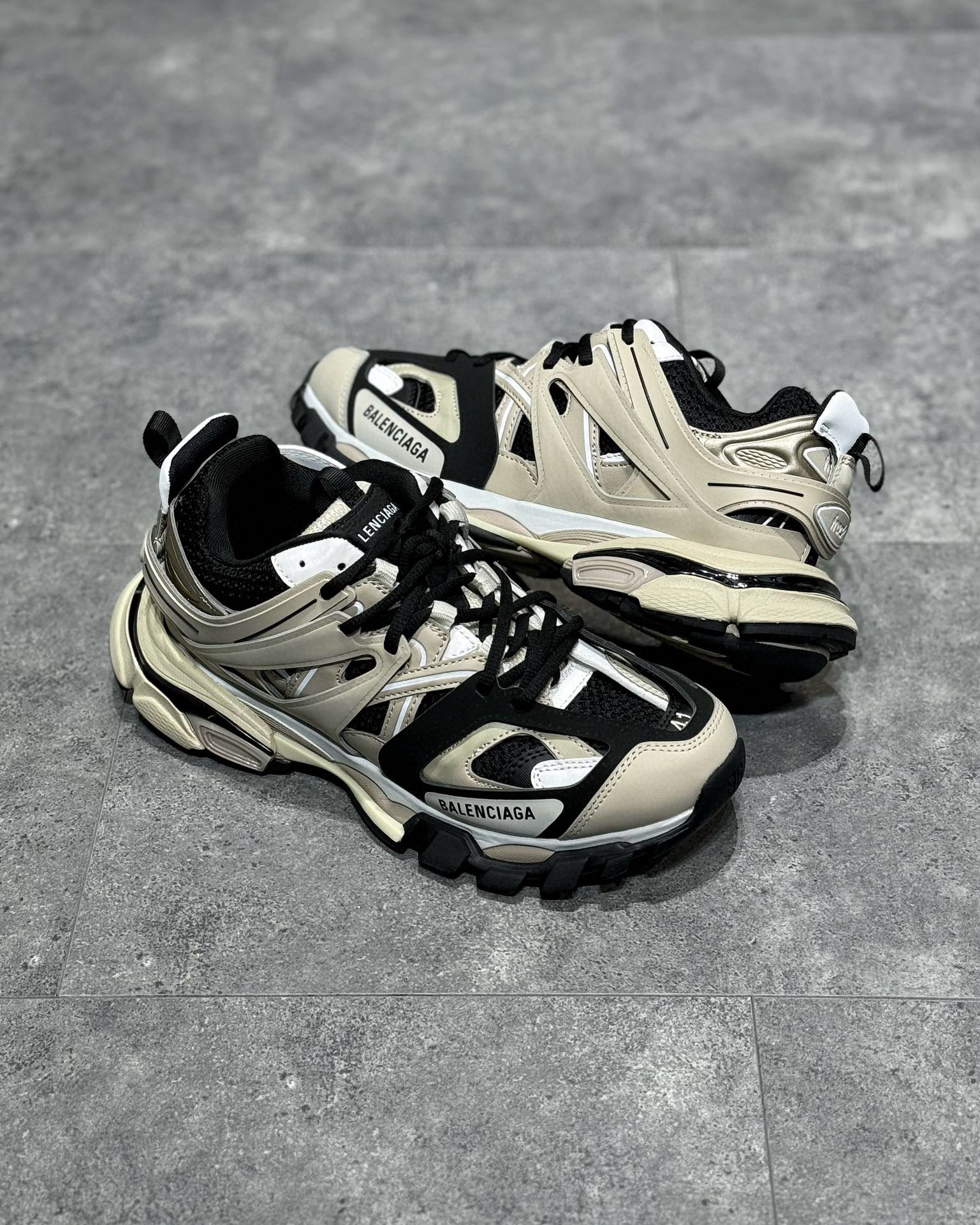 BLCG Sneakers