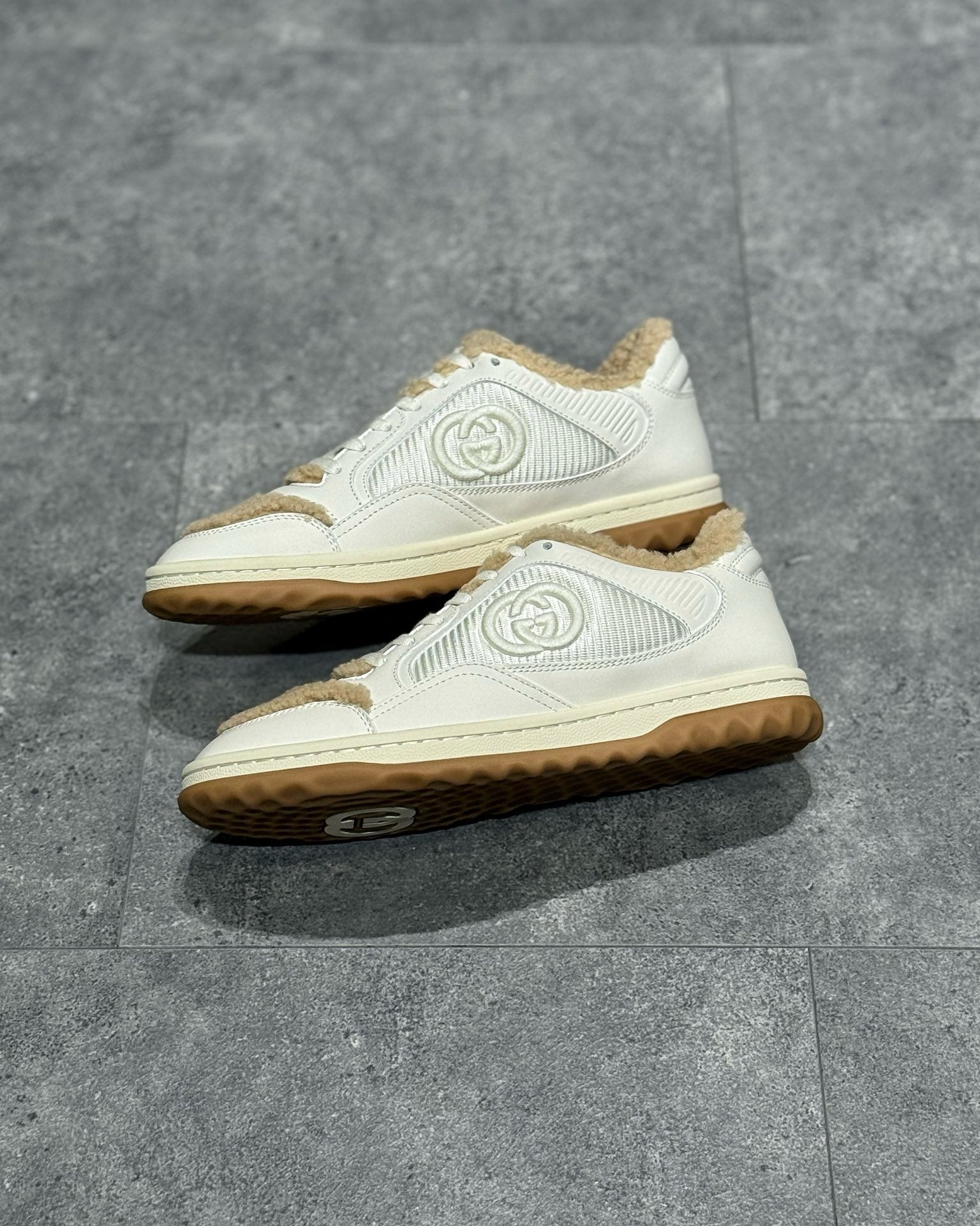 GUC Sneakers