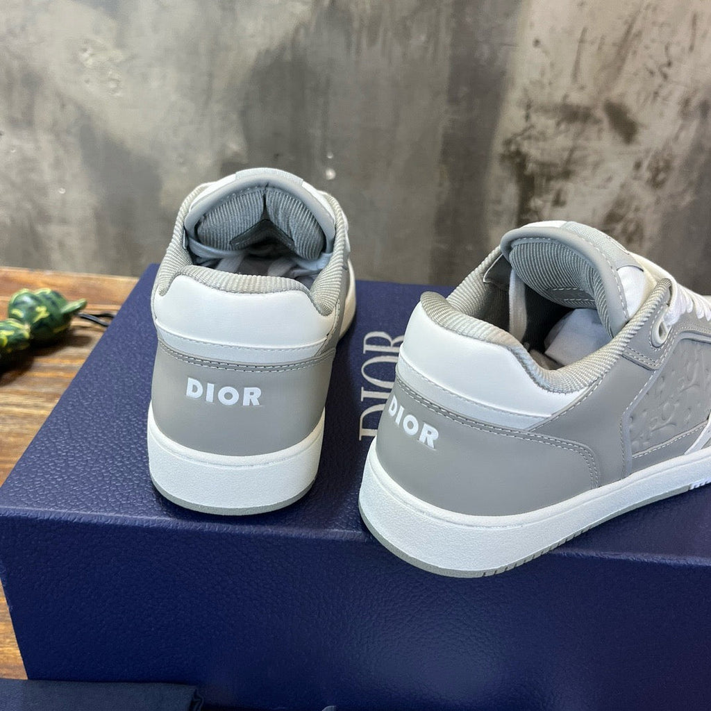 DIO Sneakers