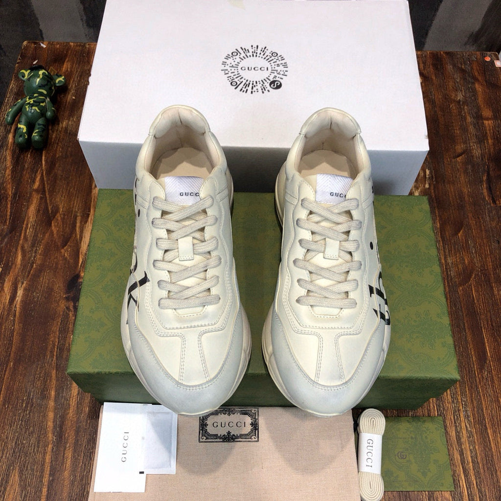GUC Sneakers