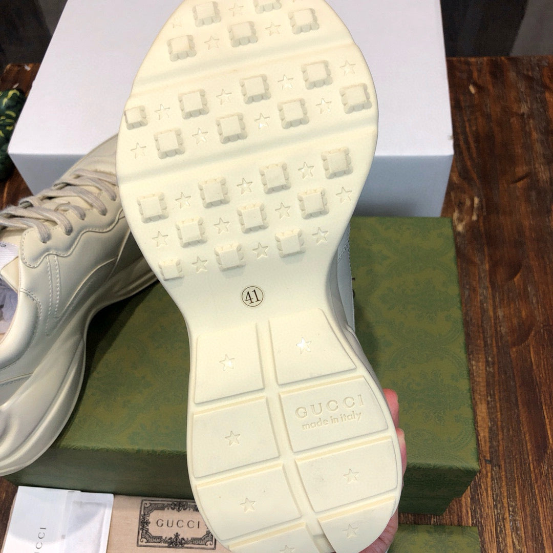 GUC Sneakers