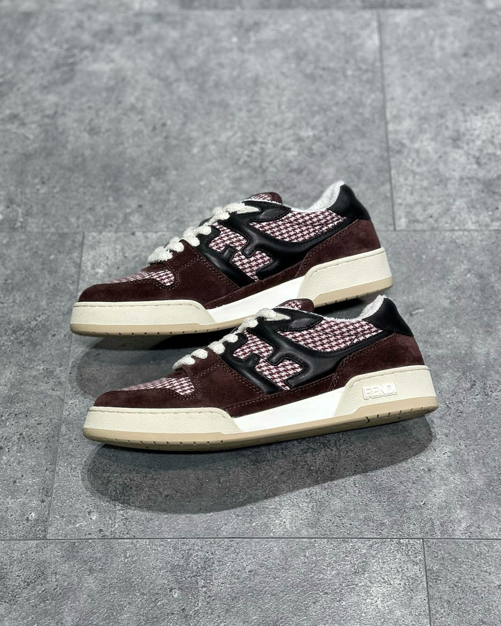 FEN Sneakers
