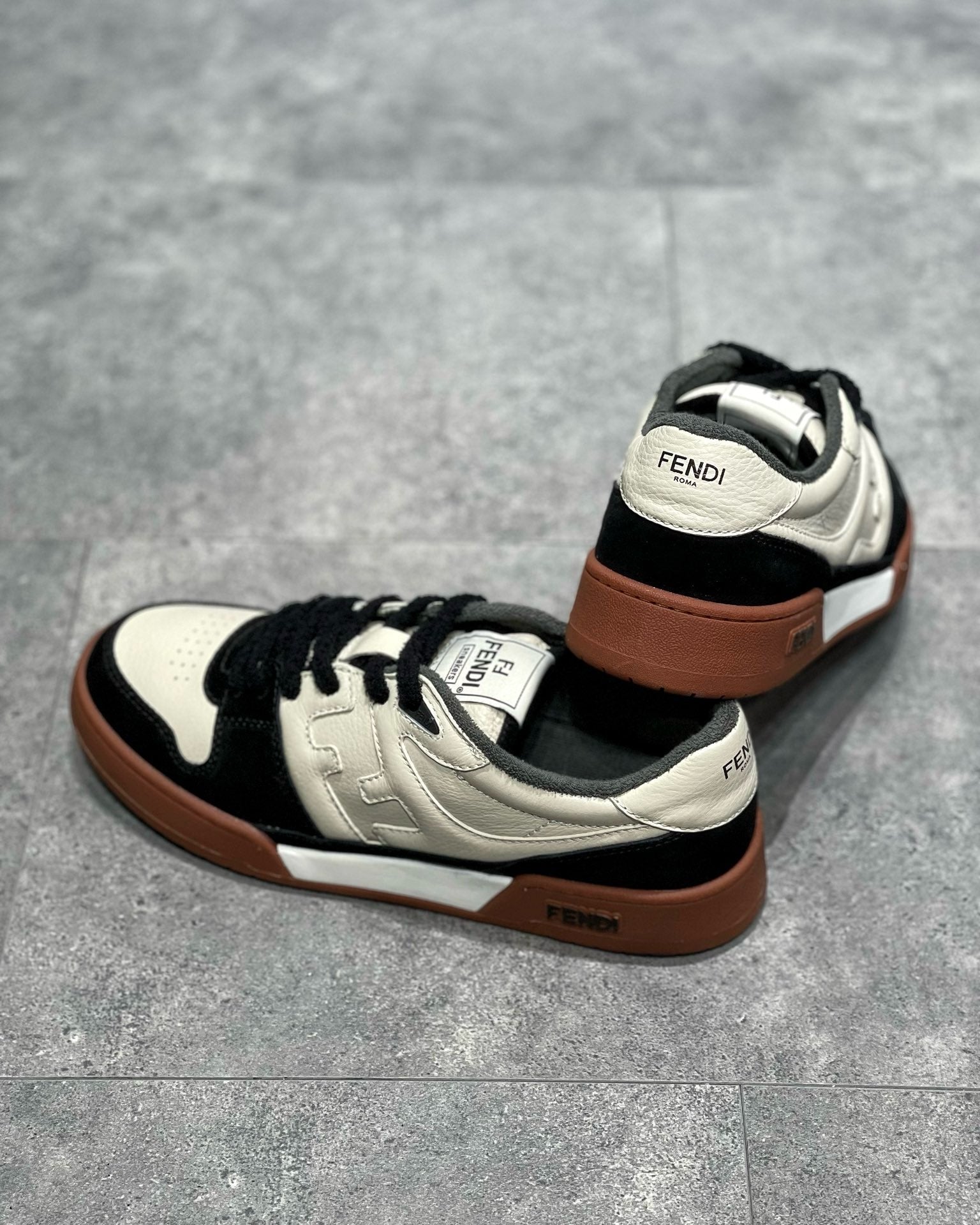 FEN Sneakers