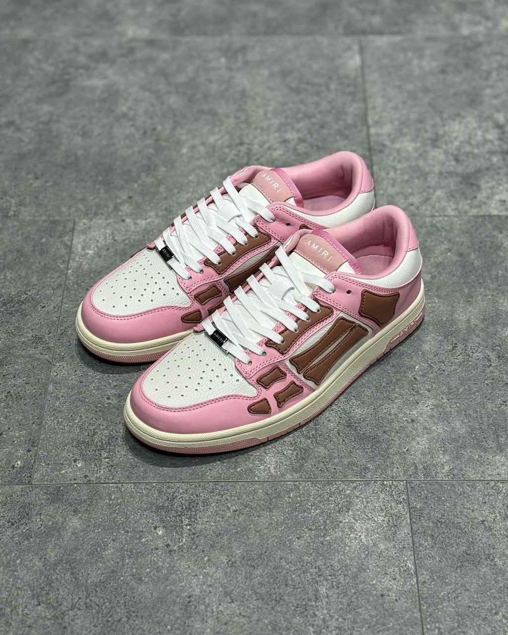 AMR Sneakers