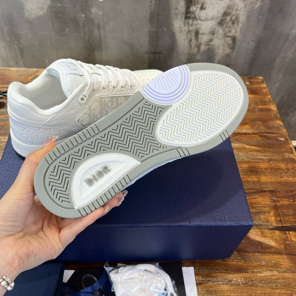 DIO Sneakers