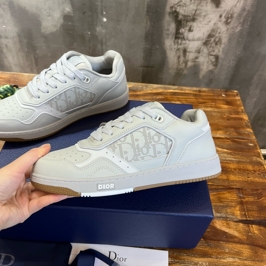 DIO Sneakers