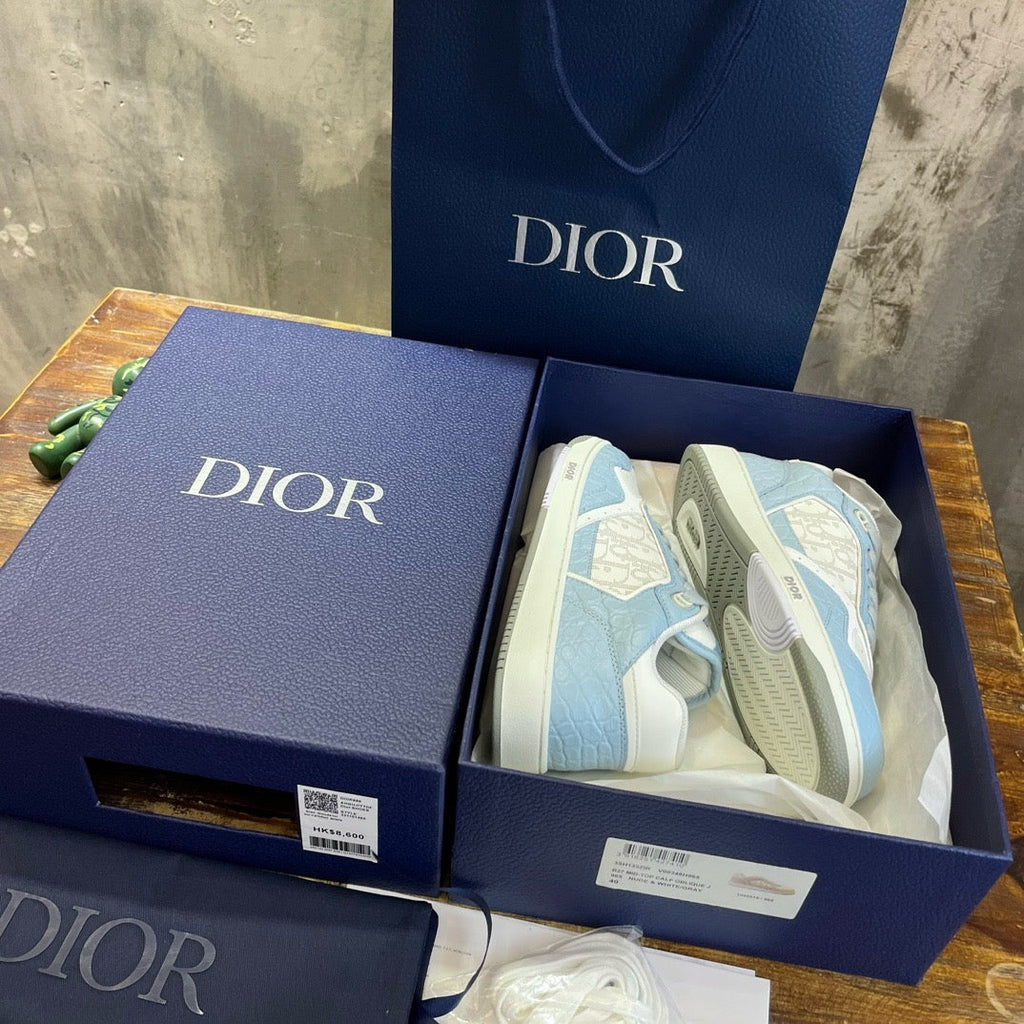 DIO Sneakers