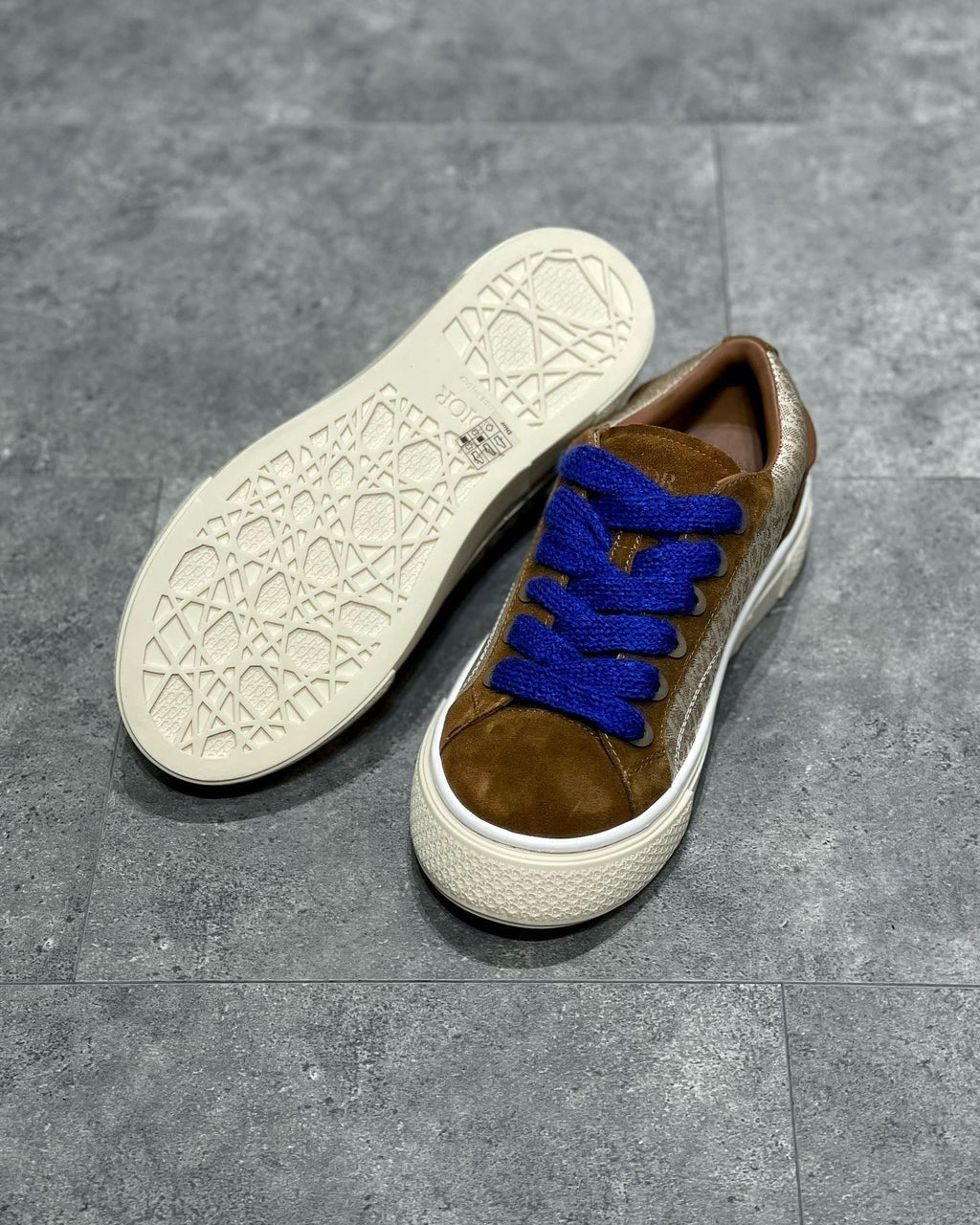 DIO Sneakers