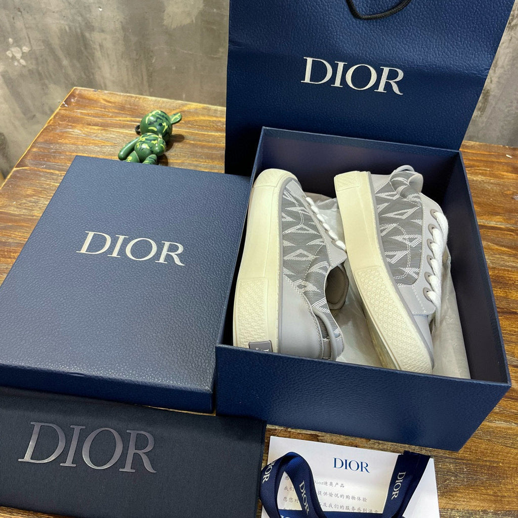 DIO Sneakers