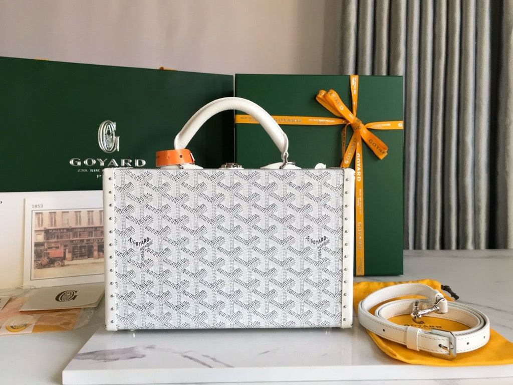 GOY Grand H√¥tel 24.5x7.5x17cm