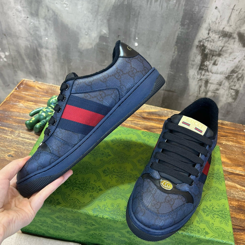 GUC Sneakers