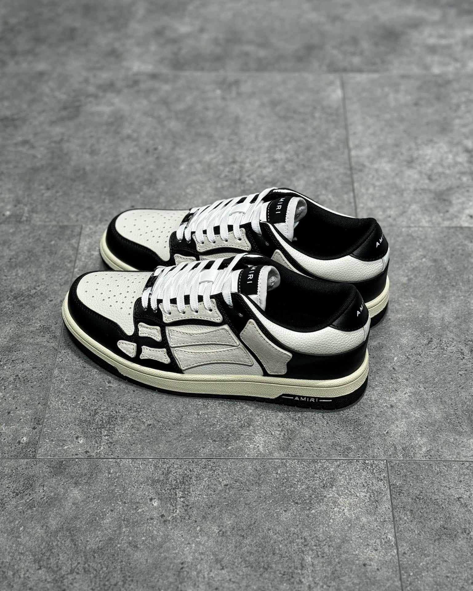 AMR Sneakers