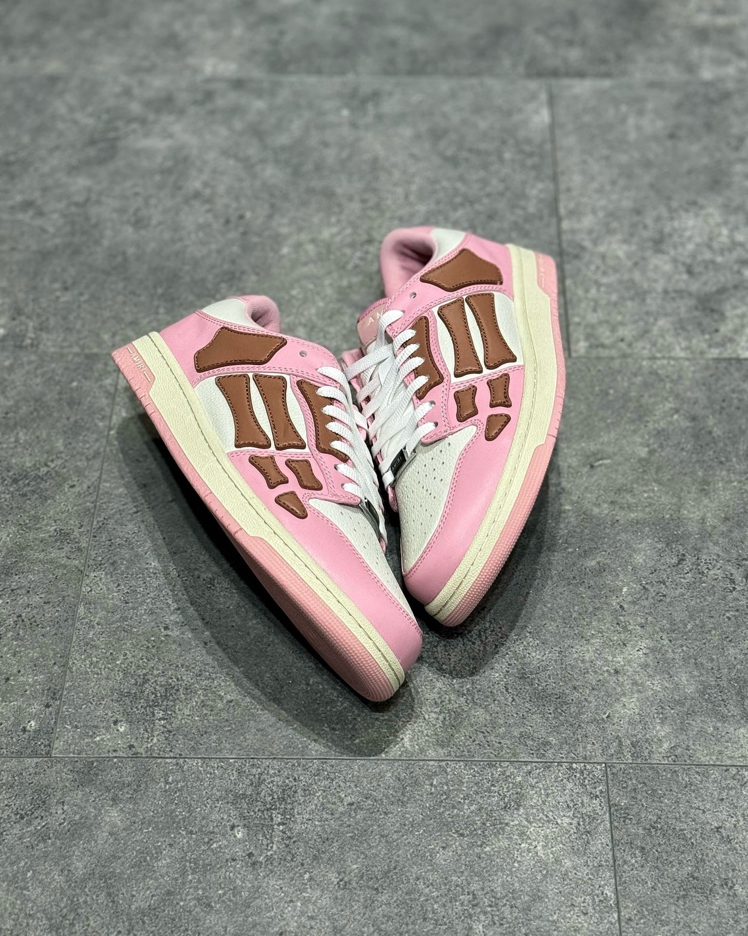 AMR Sneakers