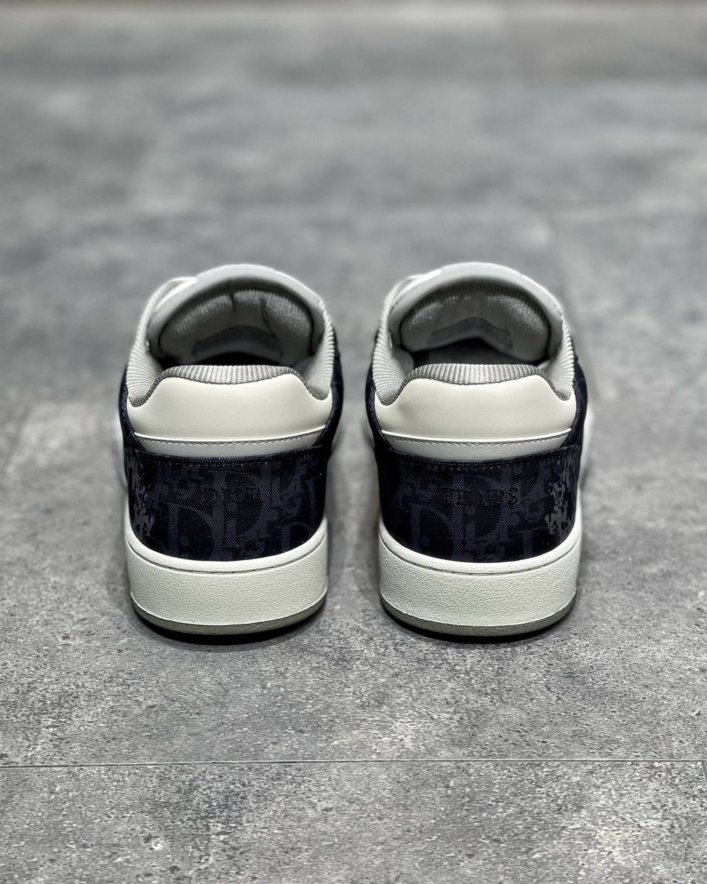 DIO Sneakers