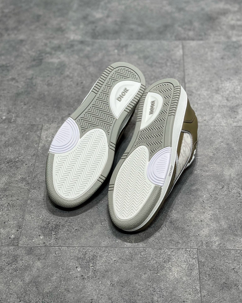 DIO Sneakers