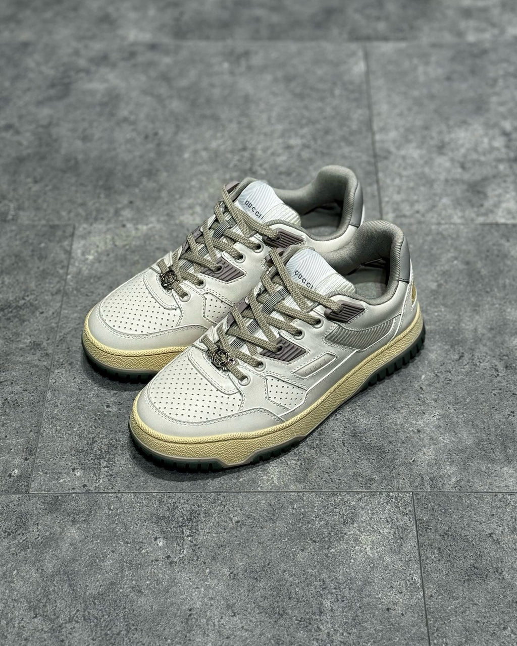 GUC Sneakers