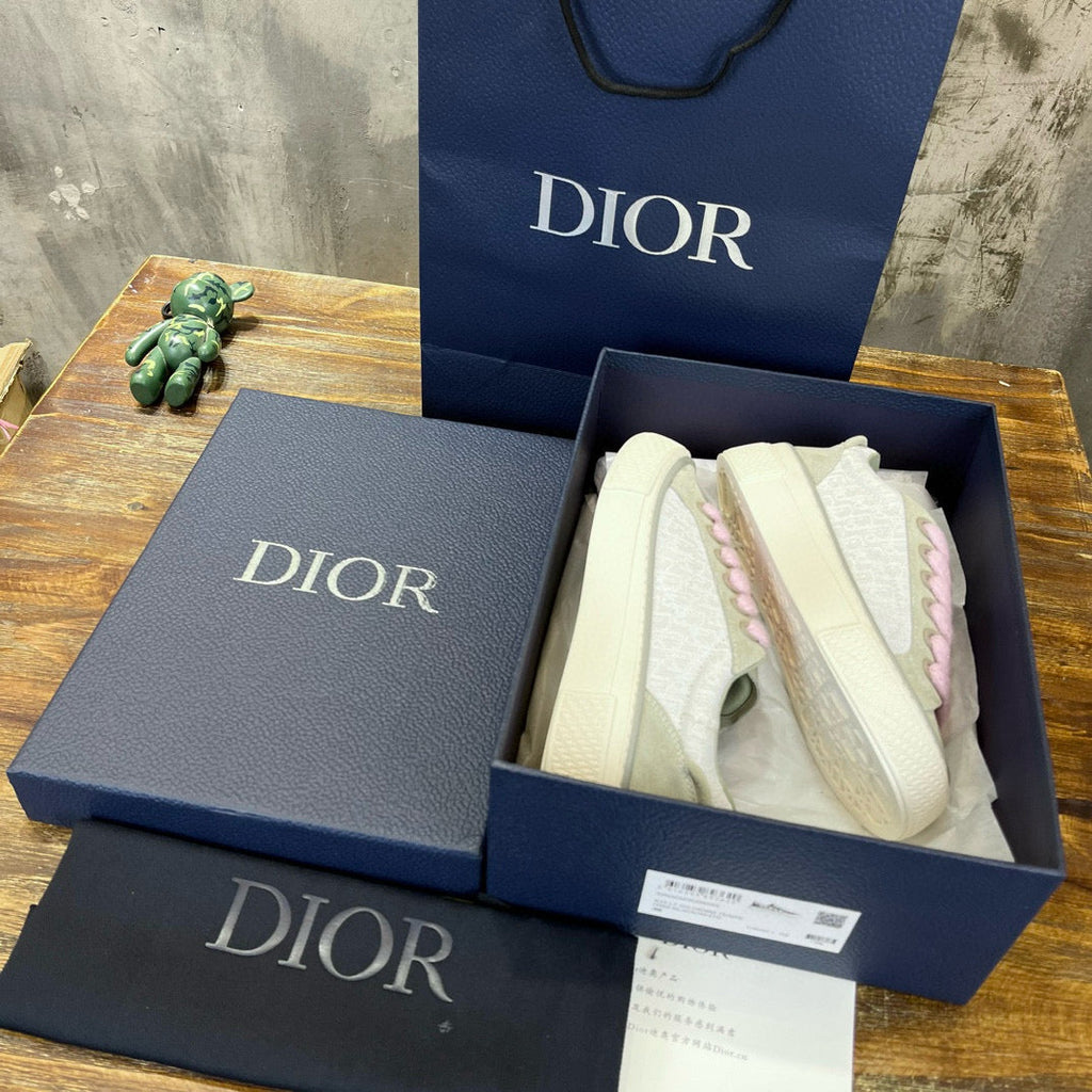 DIO Sneakers