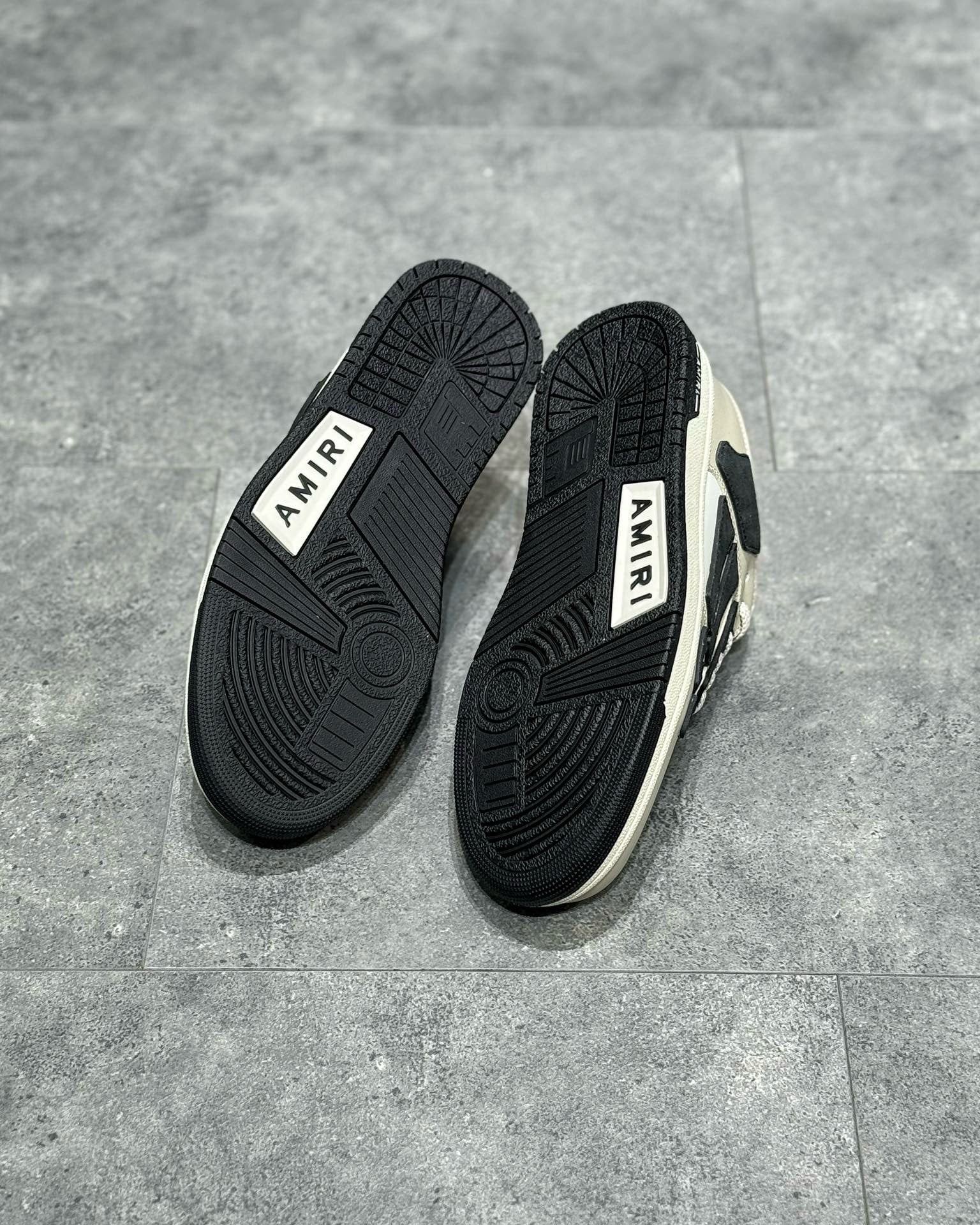 AMR Sneakers