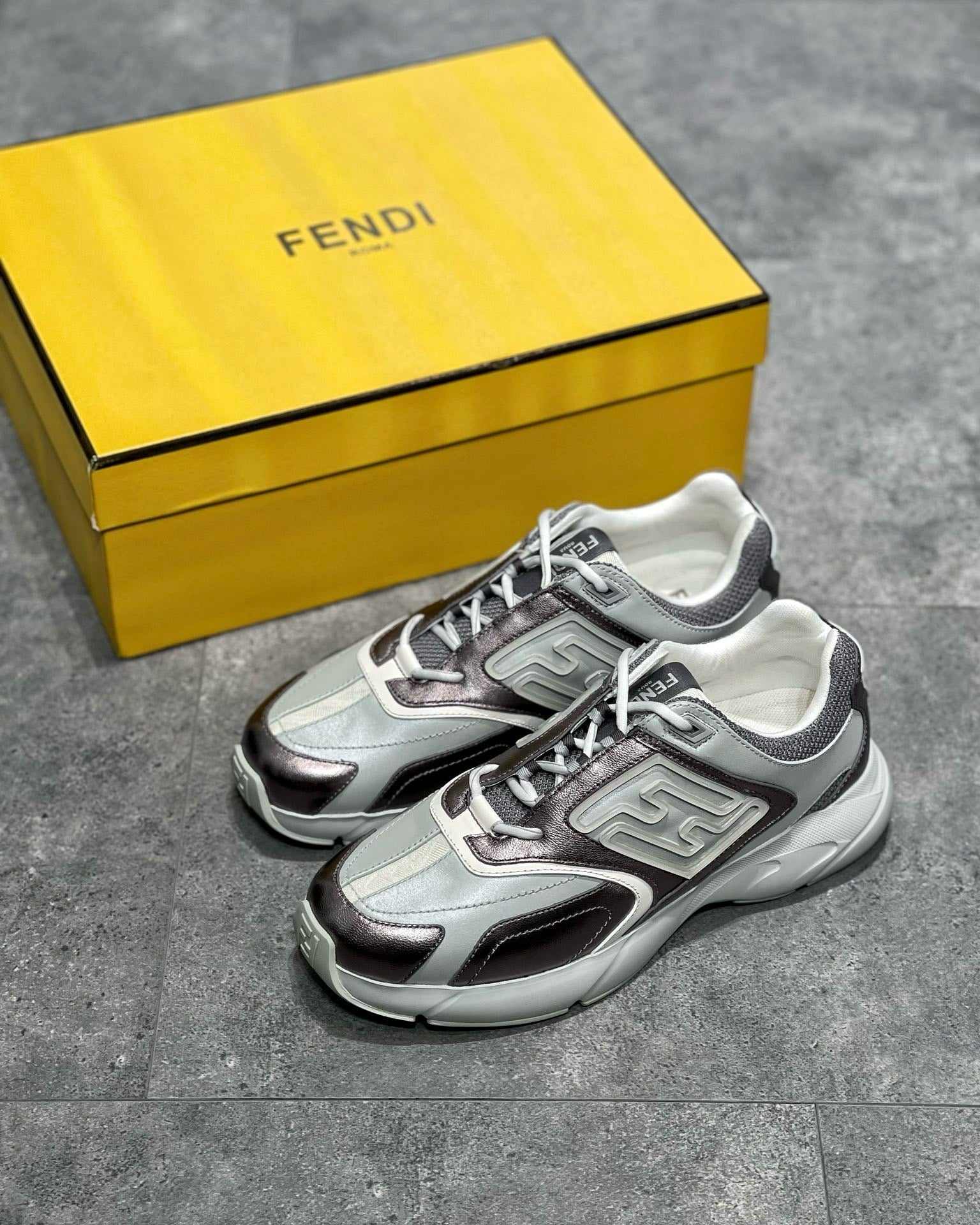 FEN Sneakers
