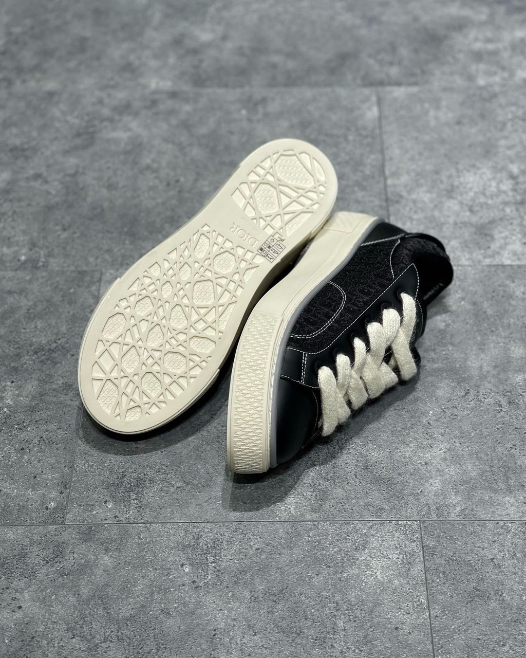 DIO Sneakers