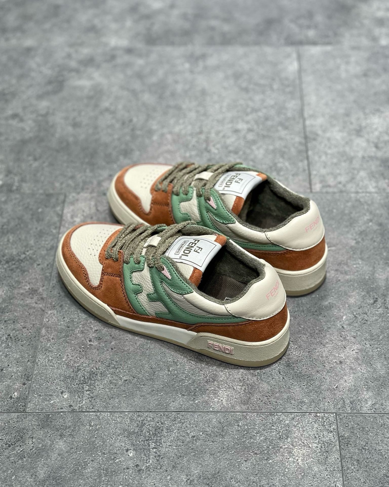 FEN Sneakers
