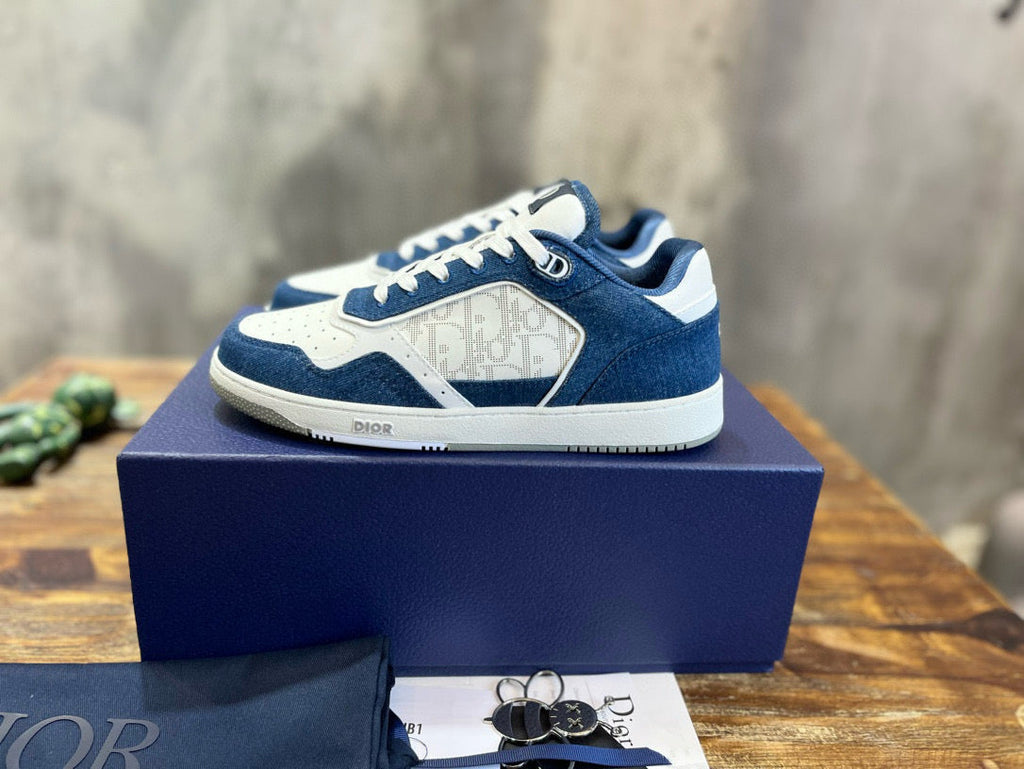 DIO Sneakers