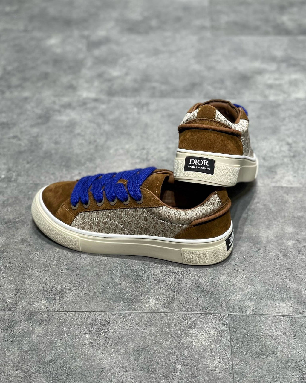 DIO Sneakers