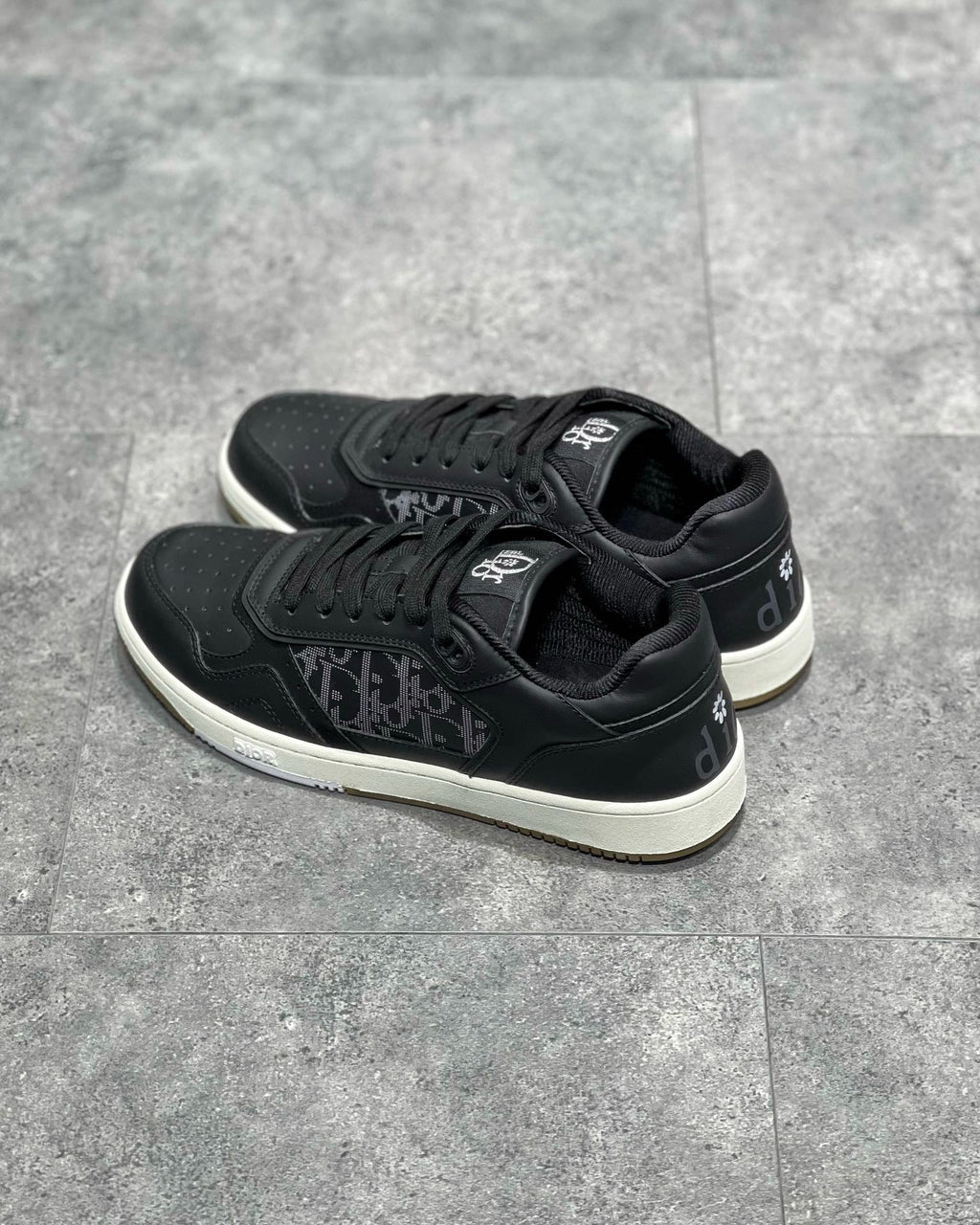 DIO Sneakers
