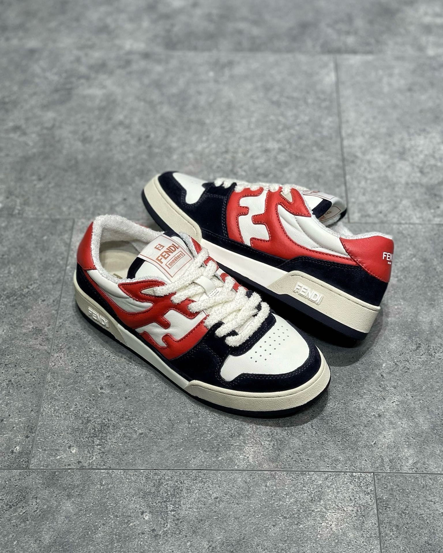 FEN Sneakers