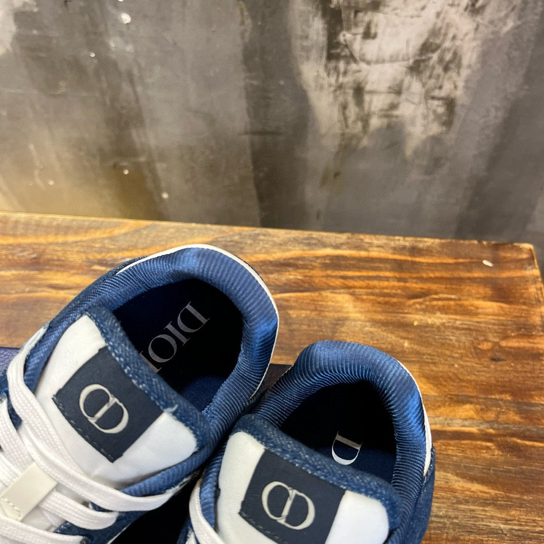 DIO Sneakers