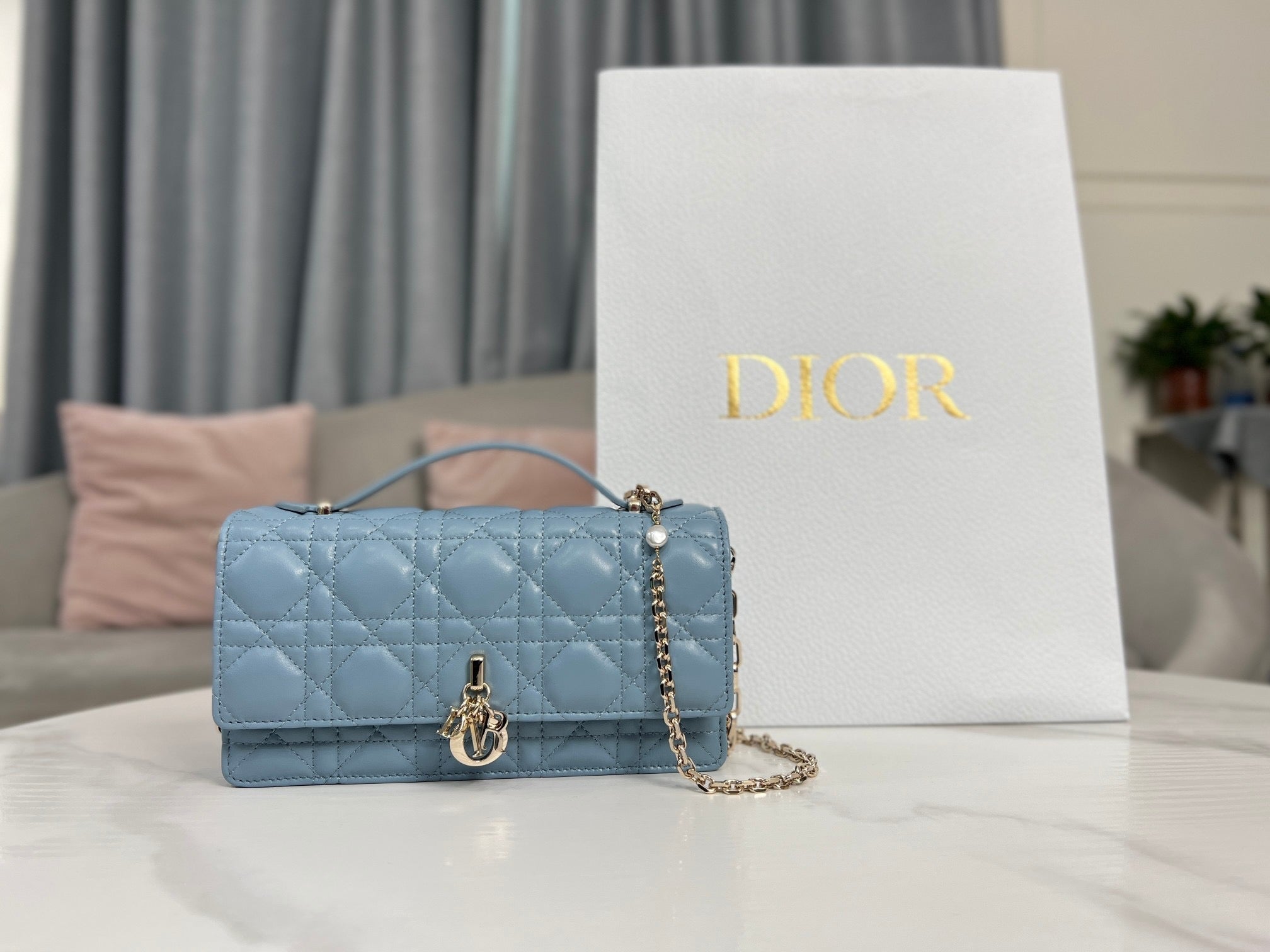 DIO Miss DIO Handbag (21cm)