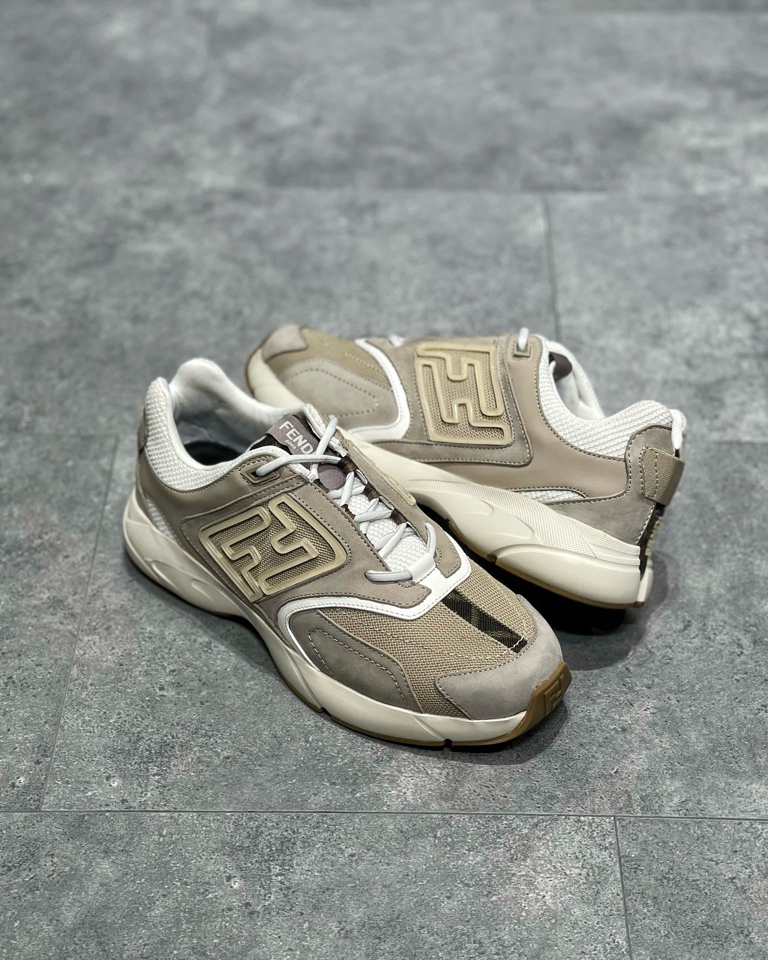 FEN Sneakers
