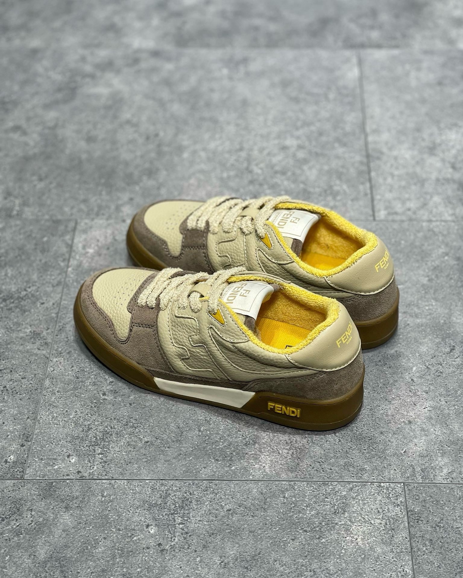 FEN Sneakers