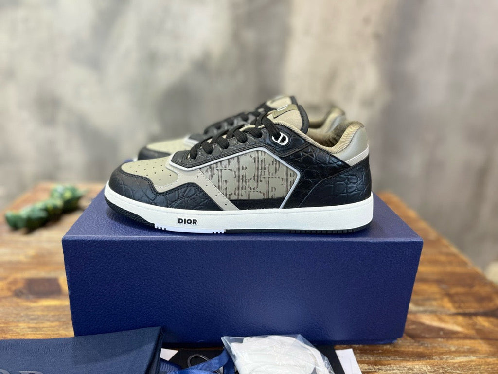 DIO Sneakers