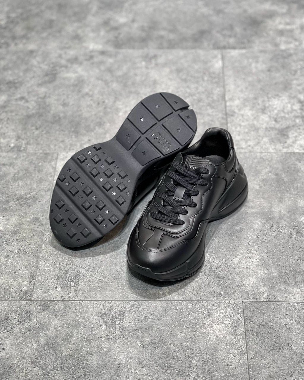 GUC Sneakers