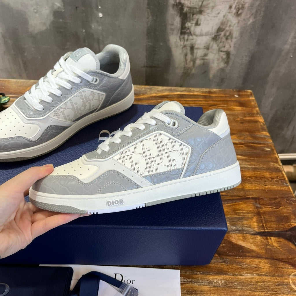 DIO Sneakers