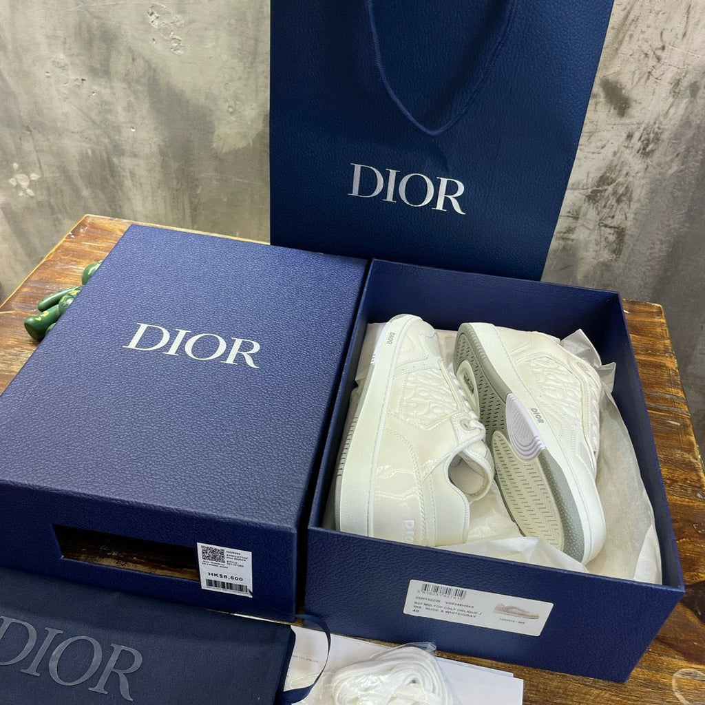 DIO Sneakers