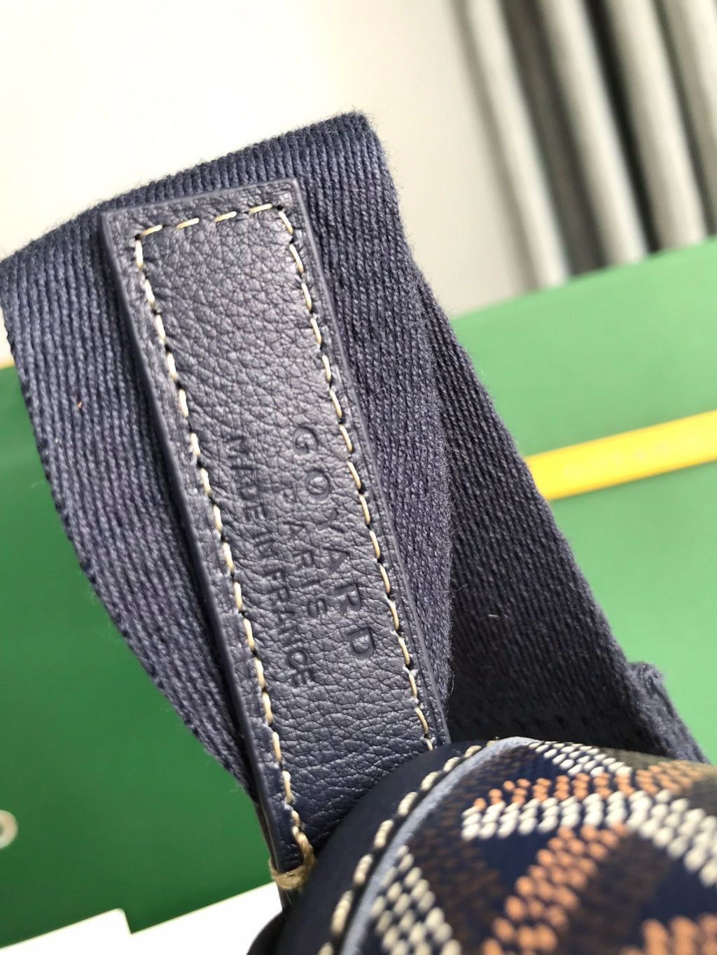 GOY Messenger Bag 35x26x7.5cm