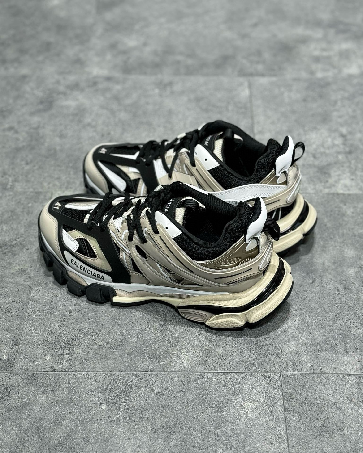 BLCG Sneakers