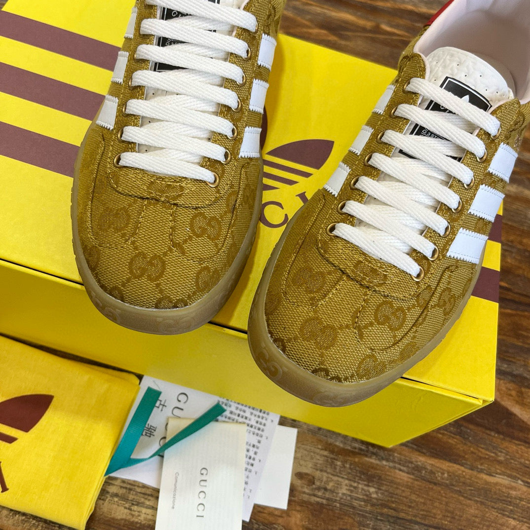 GUC Sneakers
