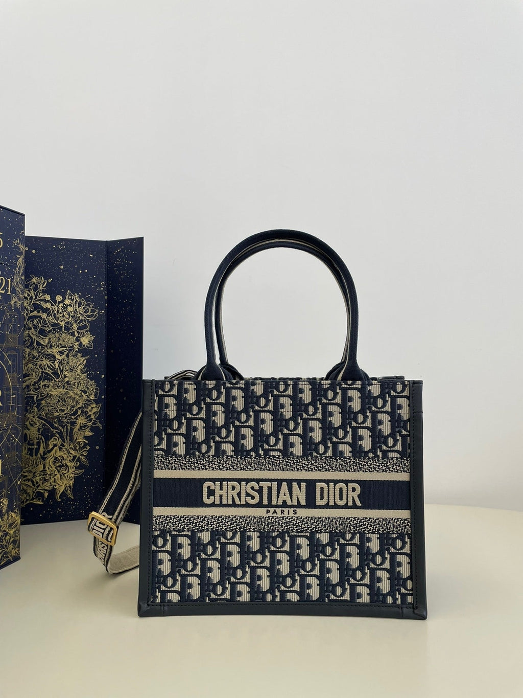 DIO Book Tote (26cm)