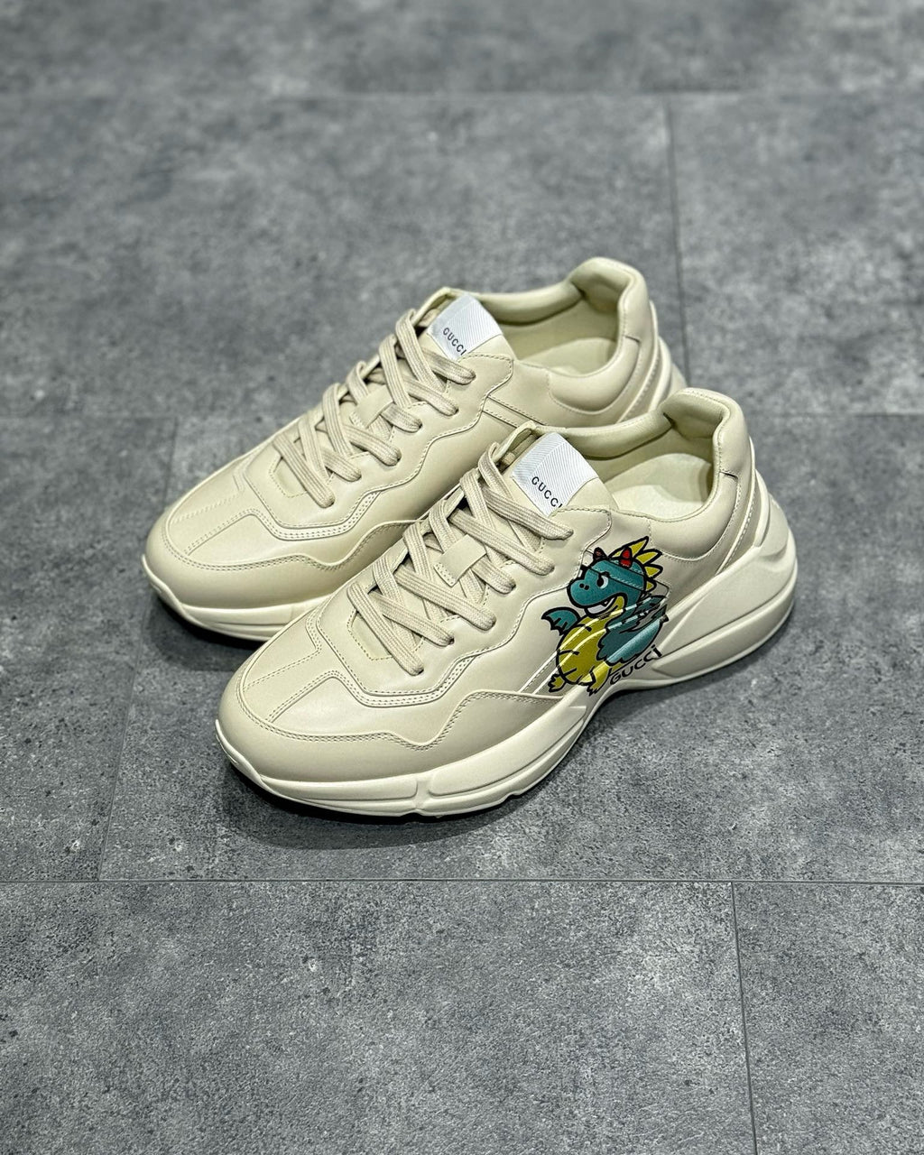GUC Sneakers