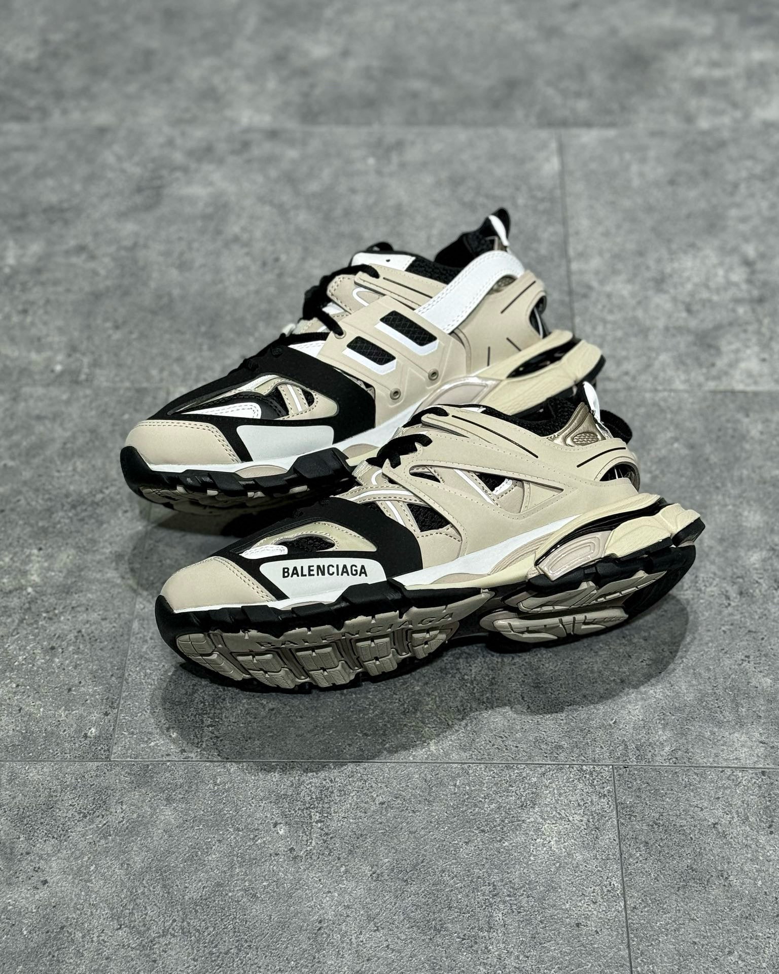 BLCG Sneakers