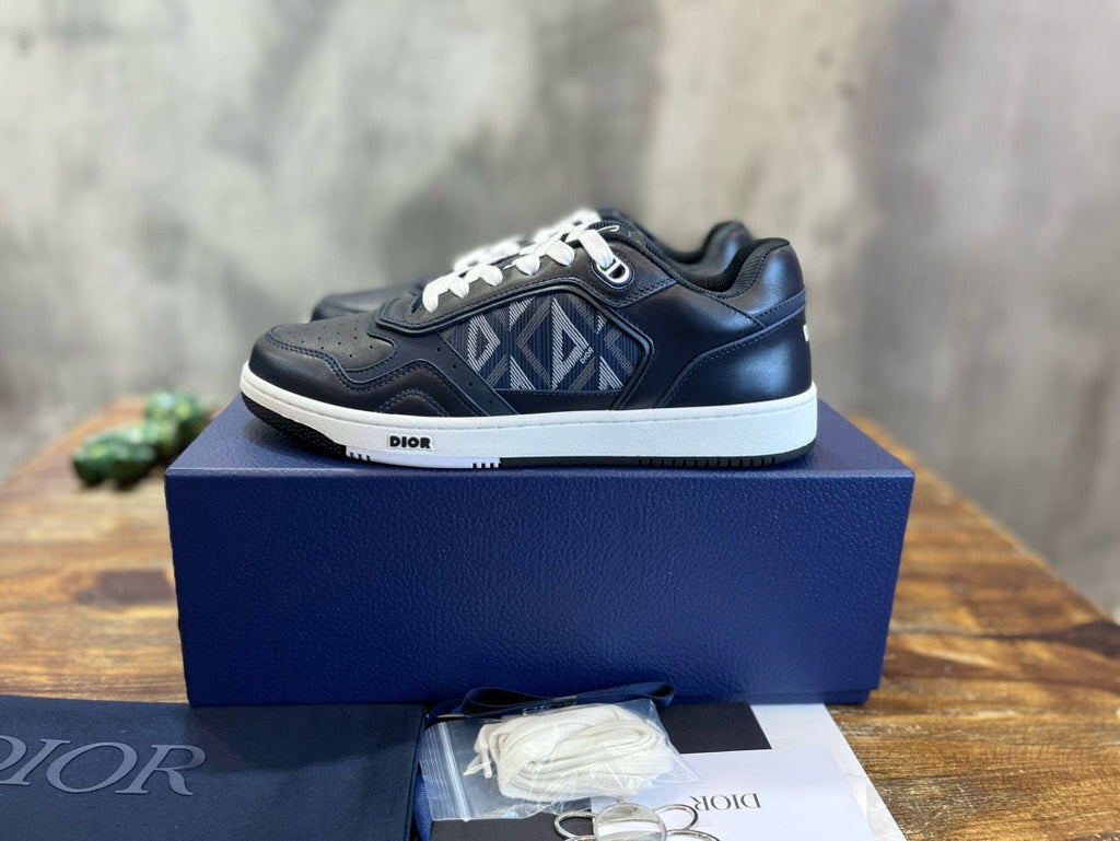DIO Sneakers