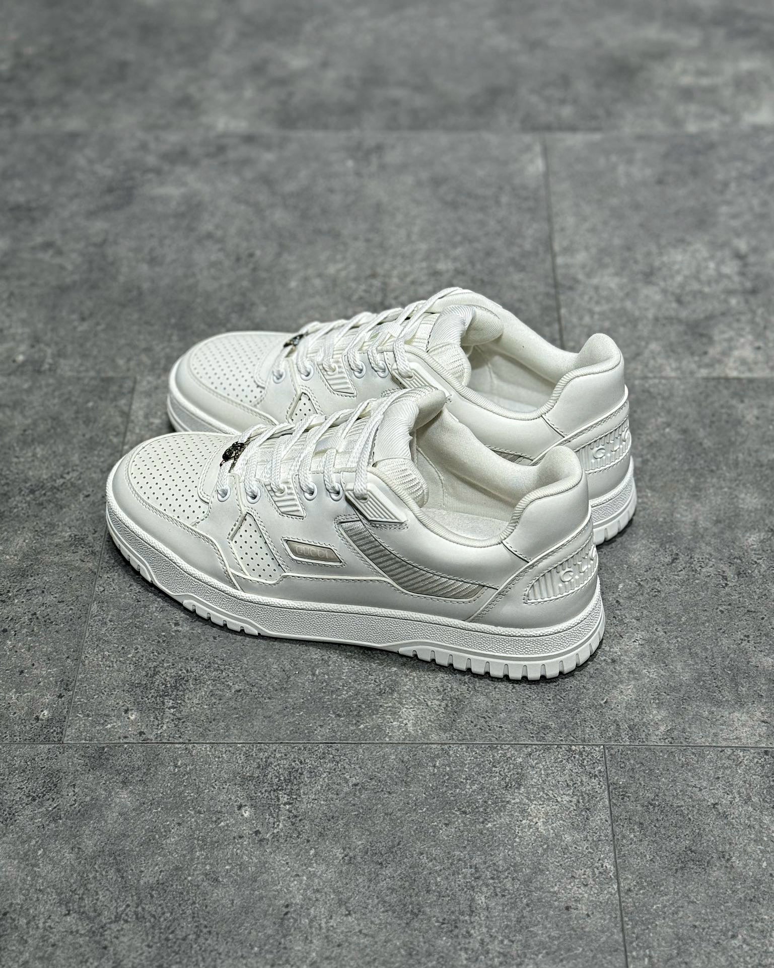 GUC Sneakers