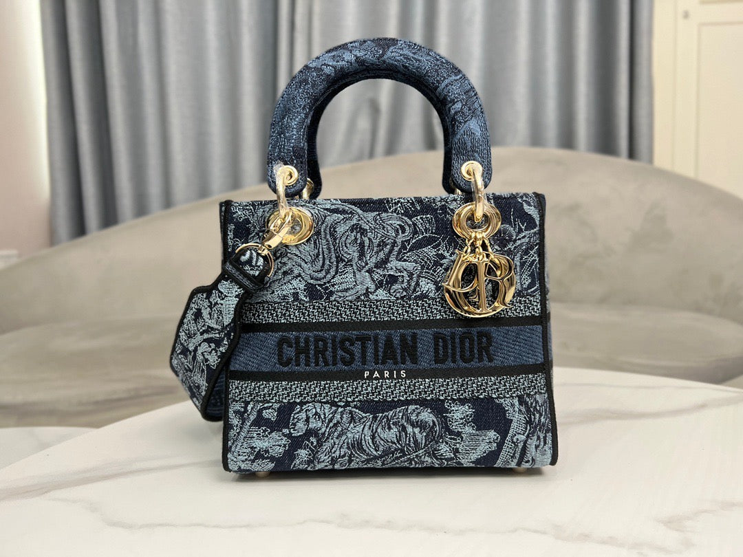 DIO Lady DIO (24cm)